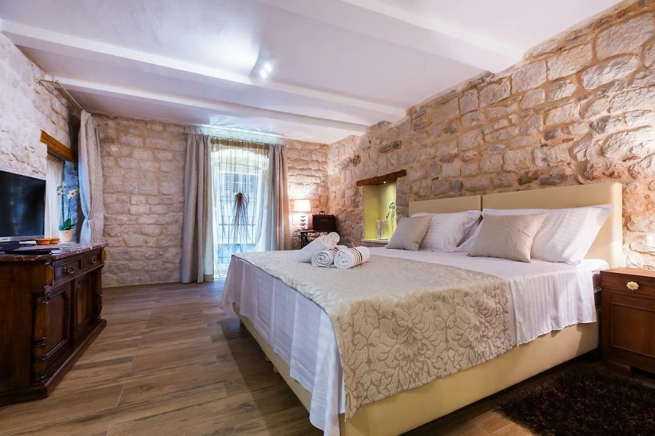 Guest house Apartments & Rooms Dujam Split